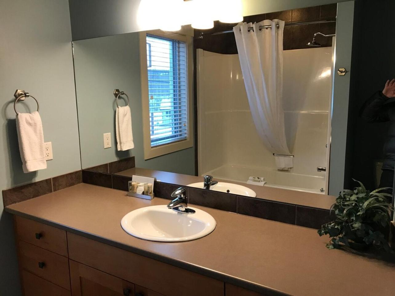 Sheringham Townhouse - Sooke Ngoại thất bức ảnh